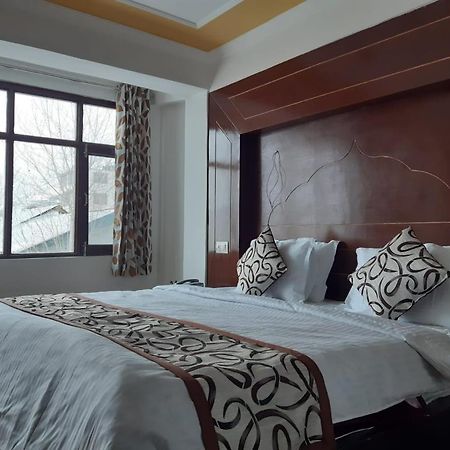 Hotel D Indian Kargil Exterior photo